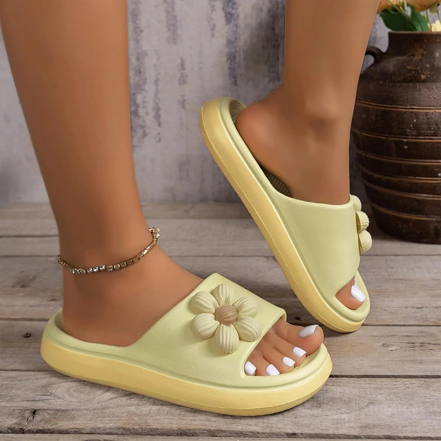Cloud Slides for Women Cute Flower Pillow Slippers Non Slip Platform Foam Sandals for Indoor Outdoor House Pool
