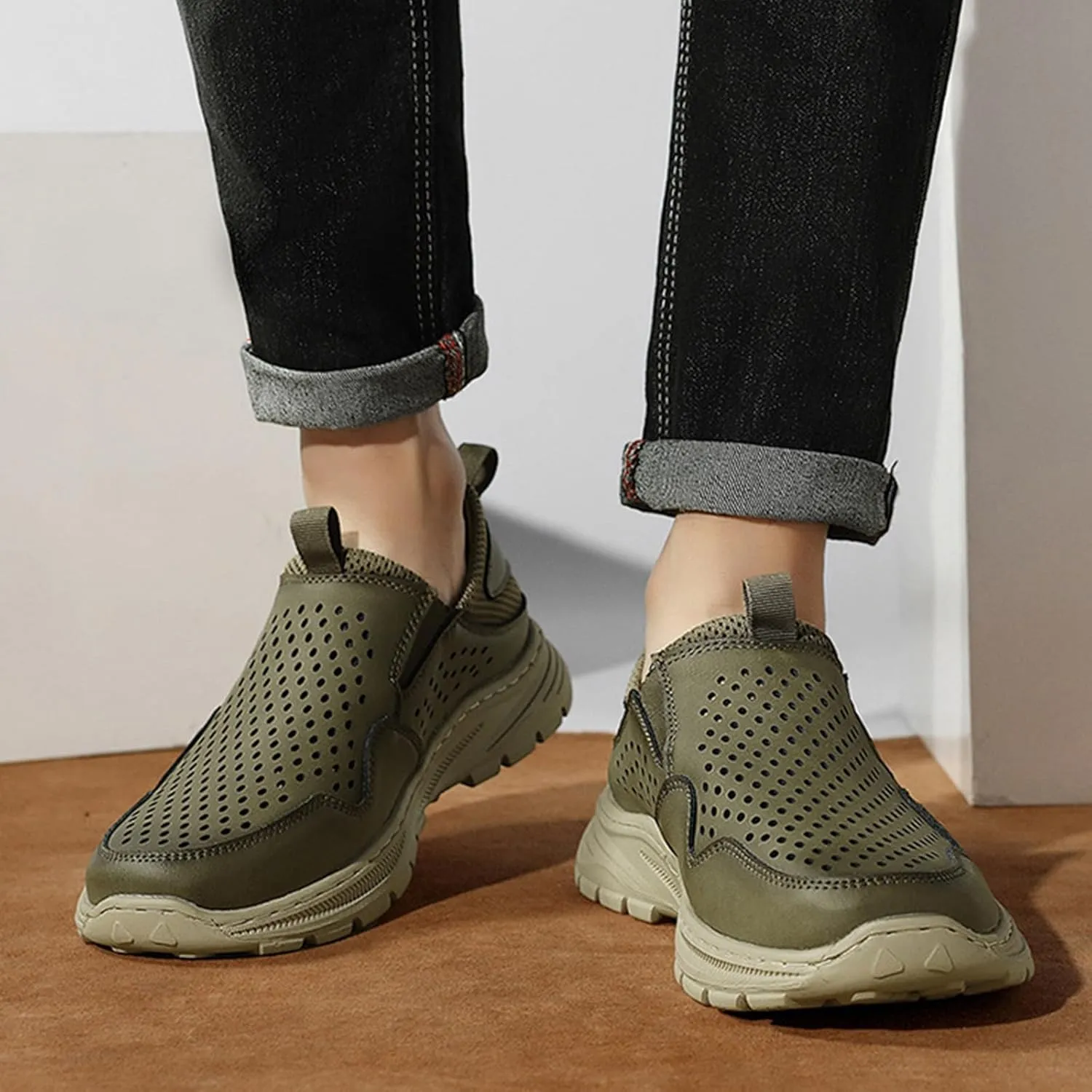 Crepuscute Men's Hollow-Out Leather Flat Sandals Breathable Comfortable Slip-On Sports Running Shoes Summer Outdoor Beach Sandals