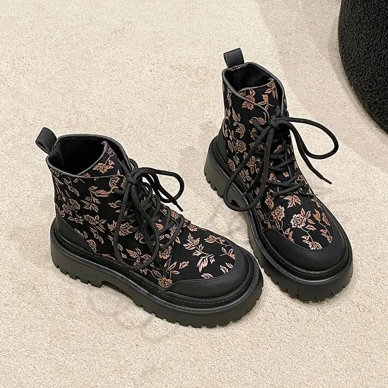 Custom Combat Boots for Women Fashion Lace-Up Pattern Ankle Booties Chunky Heel Platform Leather Boots