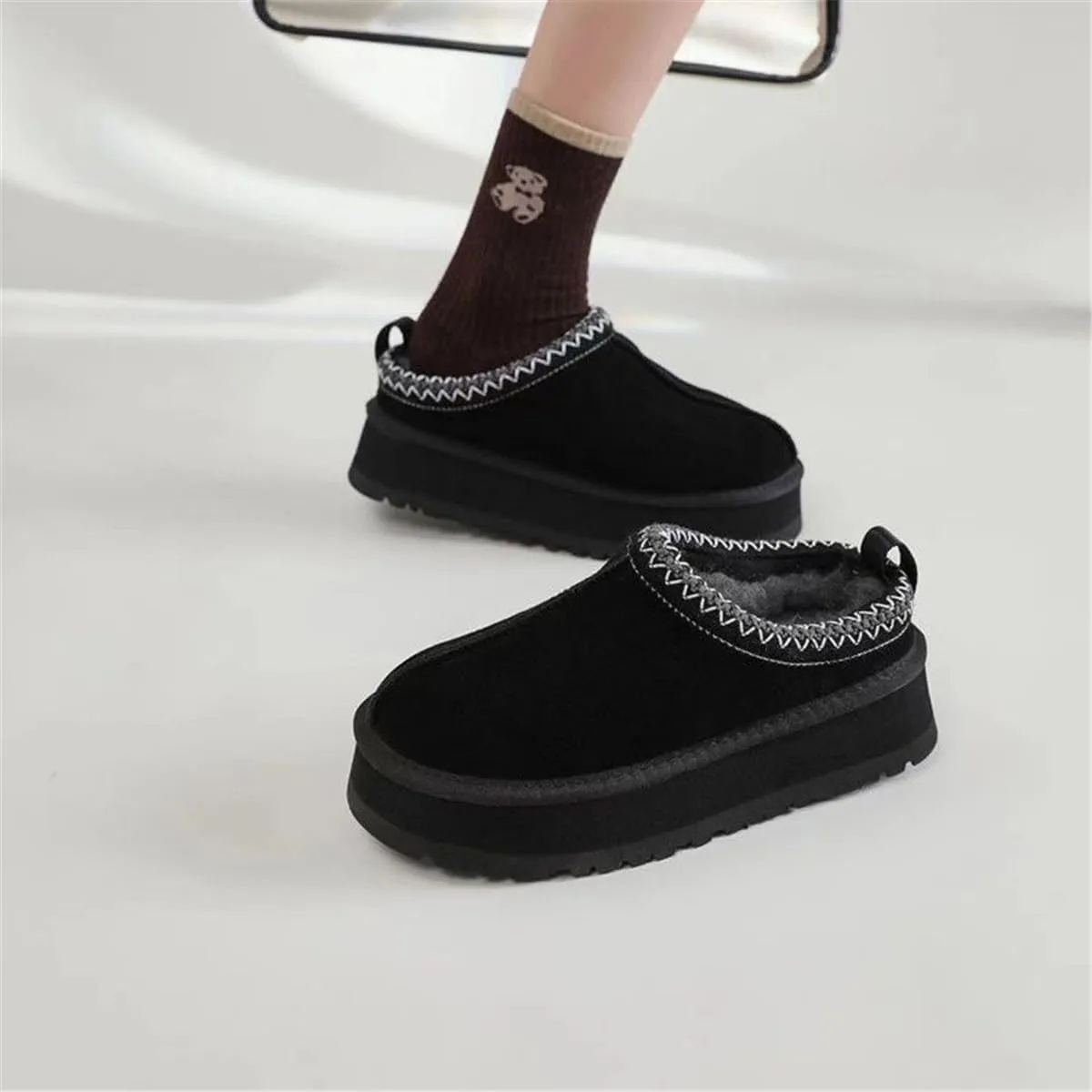 Fashion plush platform slippers for kids trend Mini Fleece Lined boots big kids Outdoor indoor slippers little kids Anti slip boots girl boys Short ankle boots Toddler