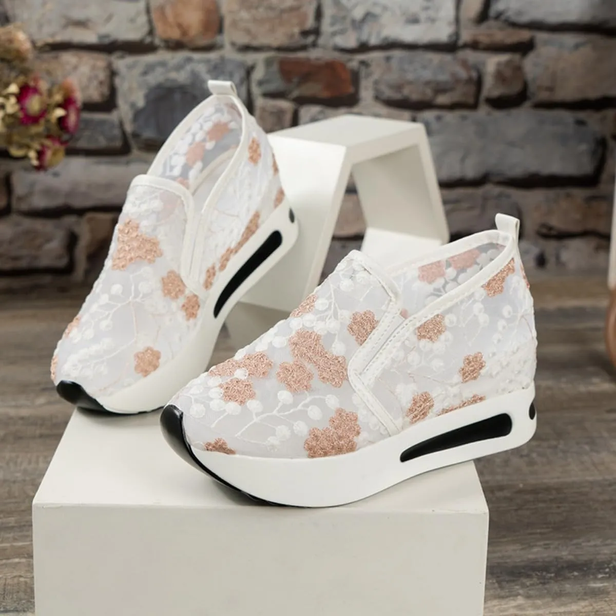Floral Embroidery Chunky Y2k Boho Sneakers for Women, Breathable Lightweight Walking Shoes, Casual Outdoor