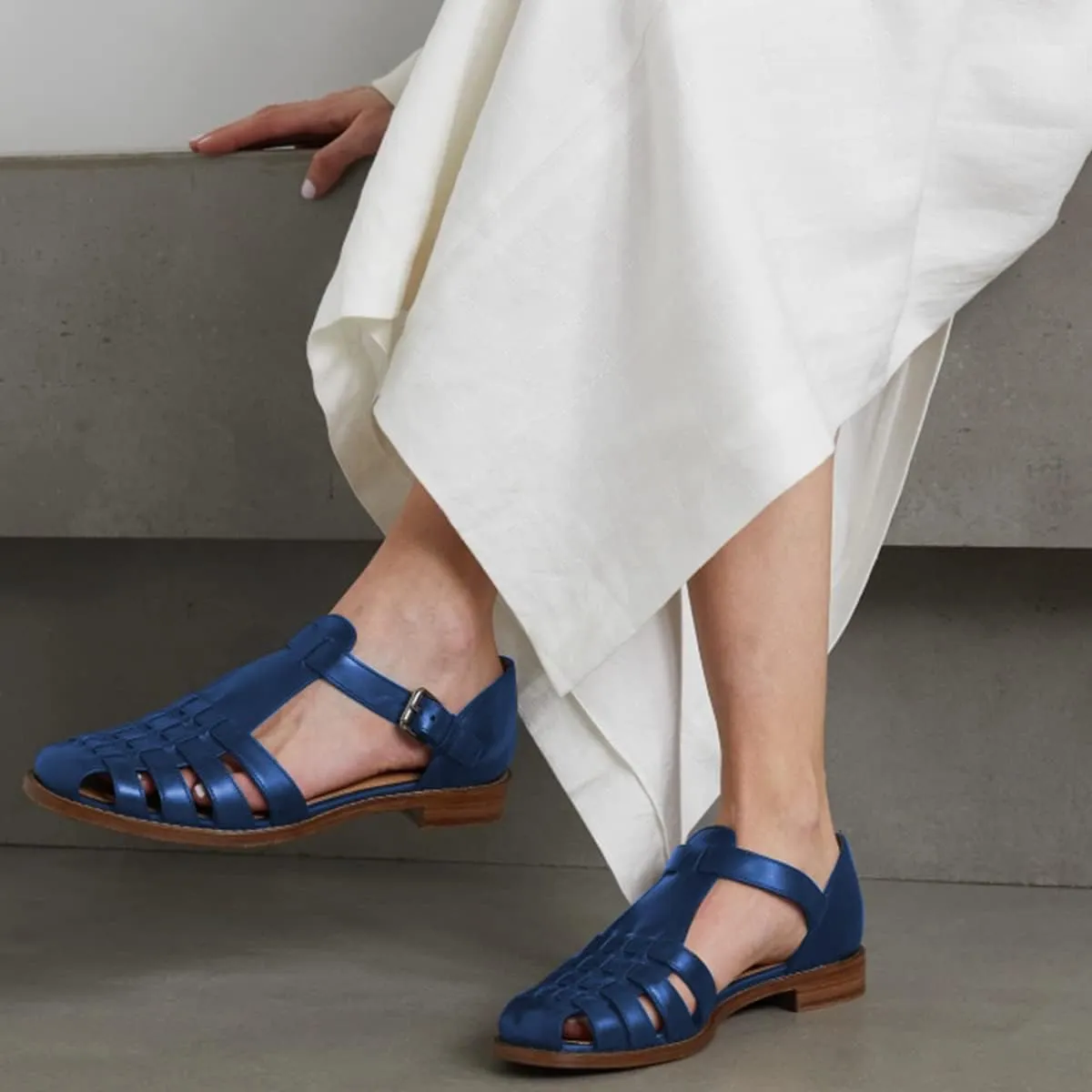 FSJ Women Retro Closed Toe Flats Sandals Low Block Heel Woven Roman Ankle Strap Hollow Caged Summer Fisherman Sandals Shoes Size 4-16 US