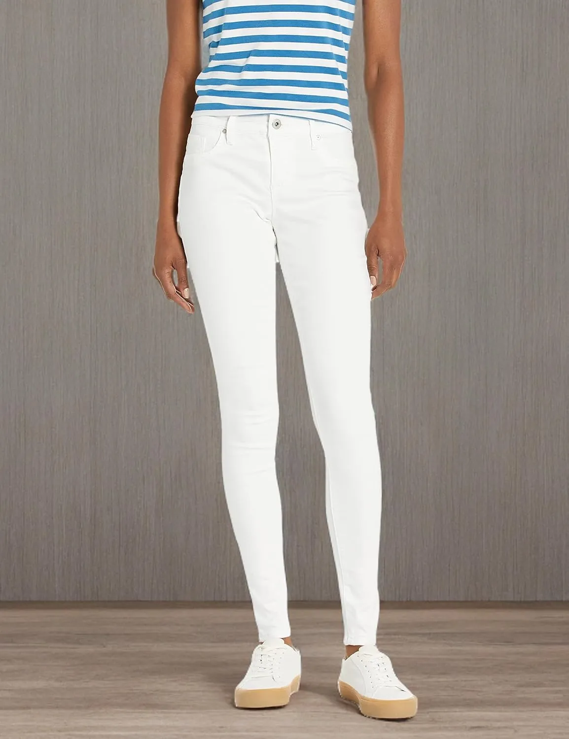 Jessica Simpson Women's kiss Me Super Skinny Jean White