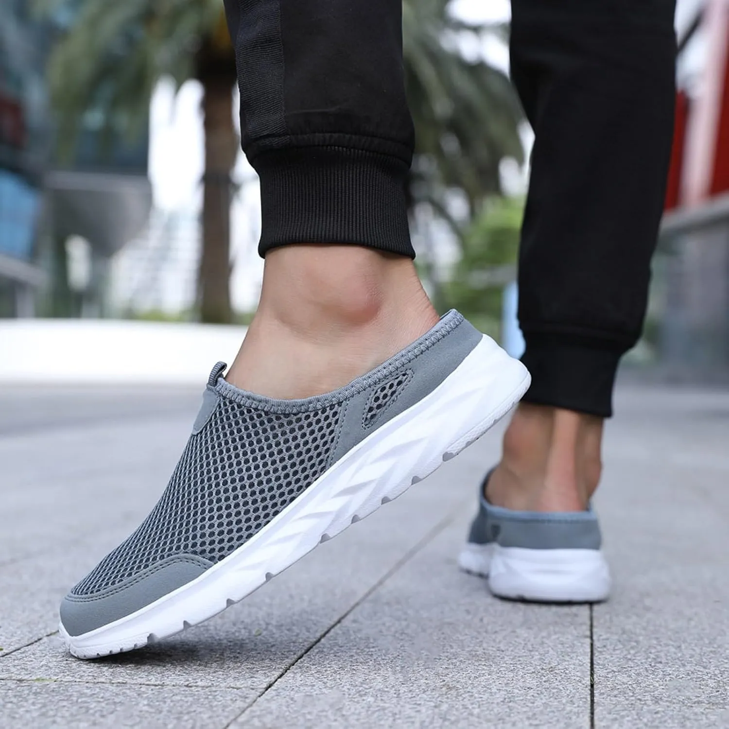 Men Sports Flat Bottom Shoes Lightweight Fly Woven Mesh Breathable Slip On Fashion Sneaker for Spring and Summer