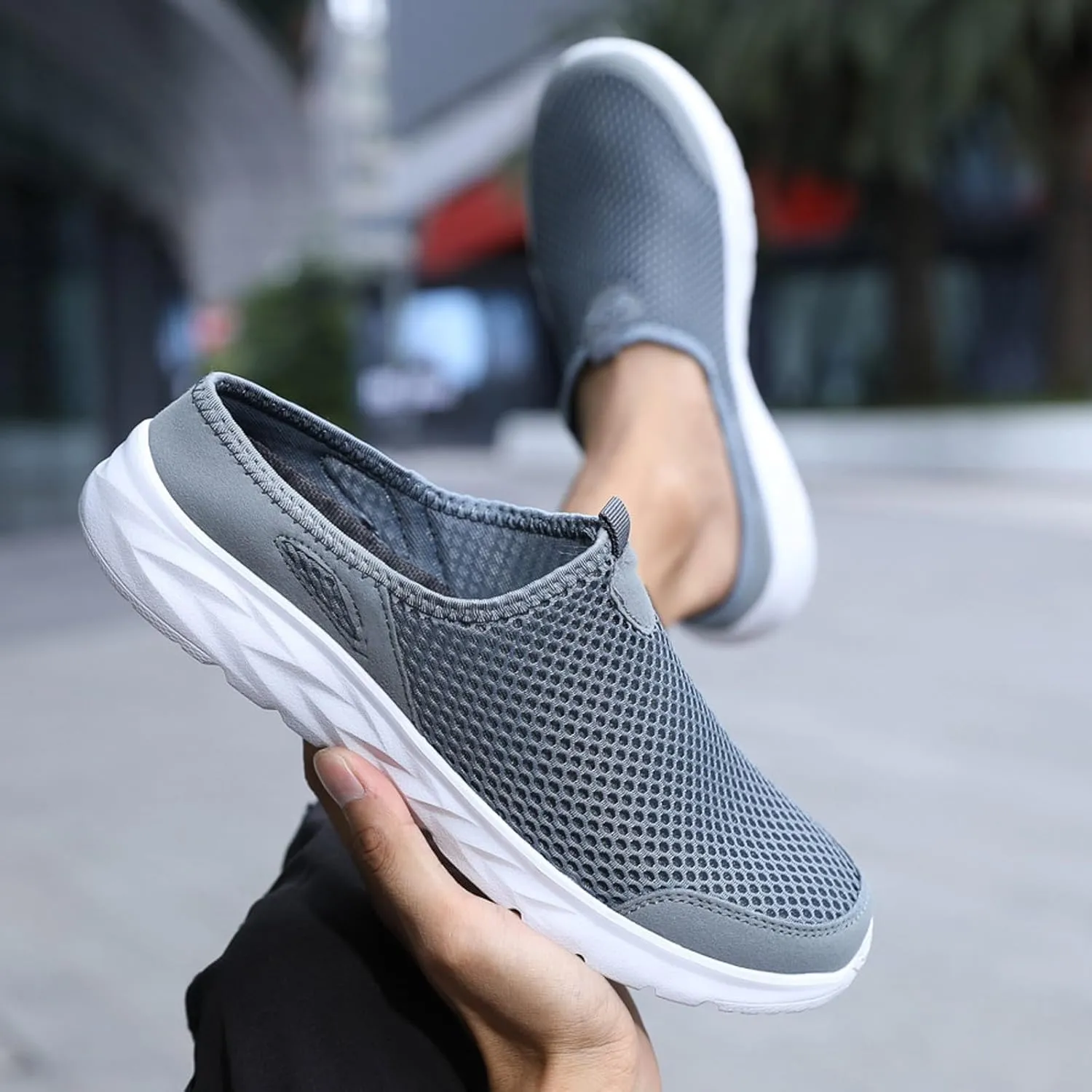 Men Sports Flat Bottom Shoes Lightweight Fly Woven Mesh Breathable Slip On Fashion Sneaker for Spring and Summer