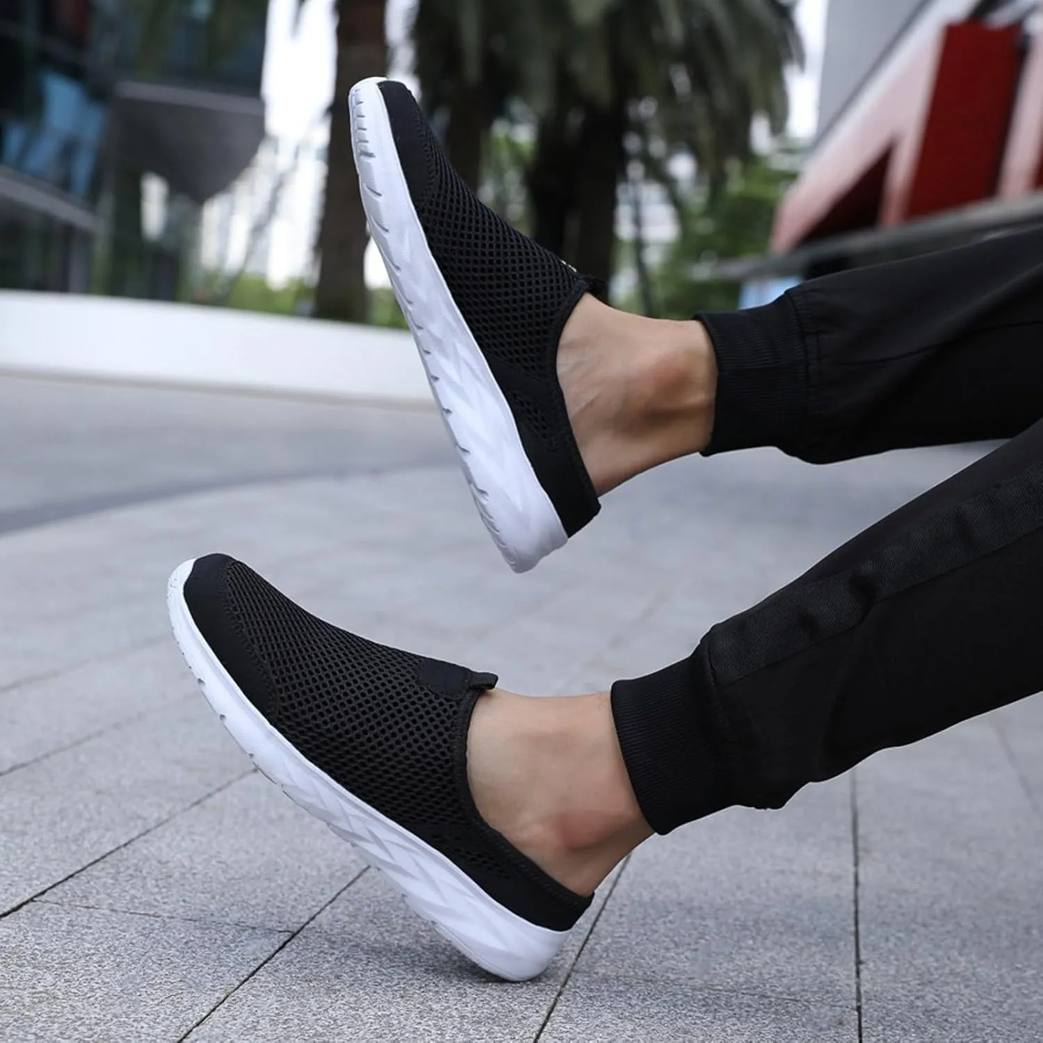 Men Sports Flat Bottom Shoes Lightweight Fly Woven Mesh Breathable Slip On Fashion Sneaker for Spring and Summer