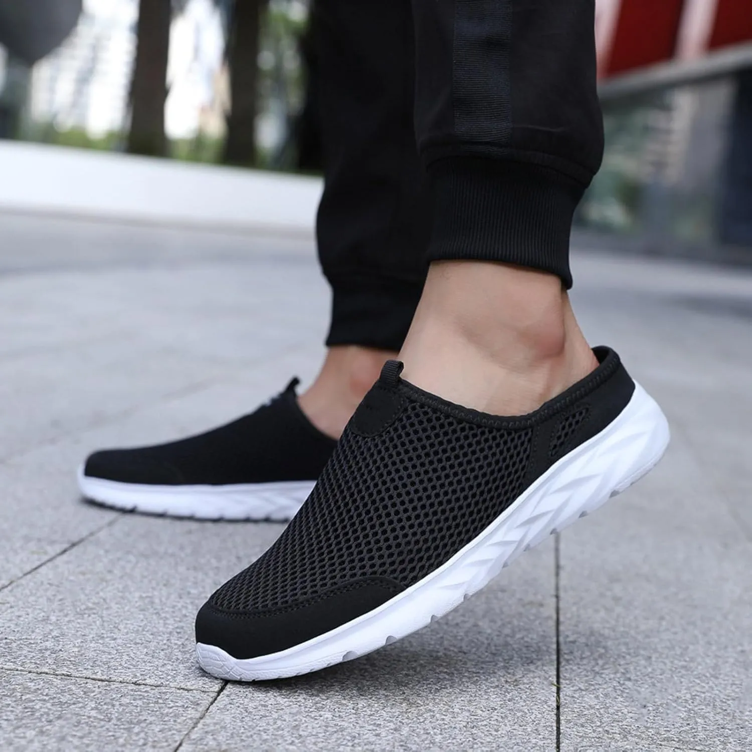 Men Sports Flat Bottom Shoes Lightweight Fly Woven Mesh Breathable Slip On Fashion Sneaker for Spring and Summer