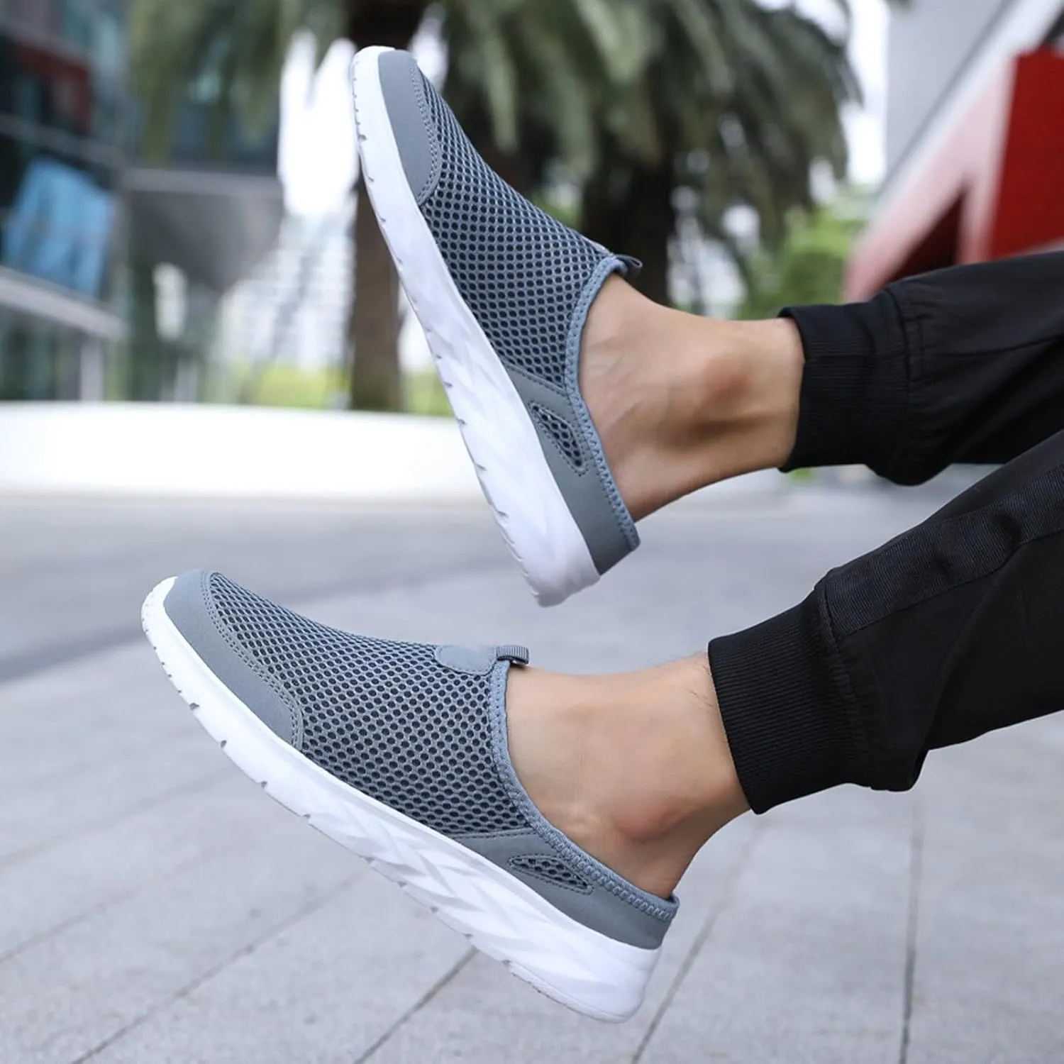 Men Sports Flat Bottom Shoes Lightweight Fly Woven Mesh Breathable Slip On Fashion Sneaker for Spring and Summer