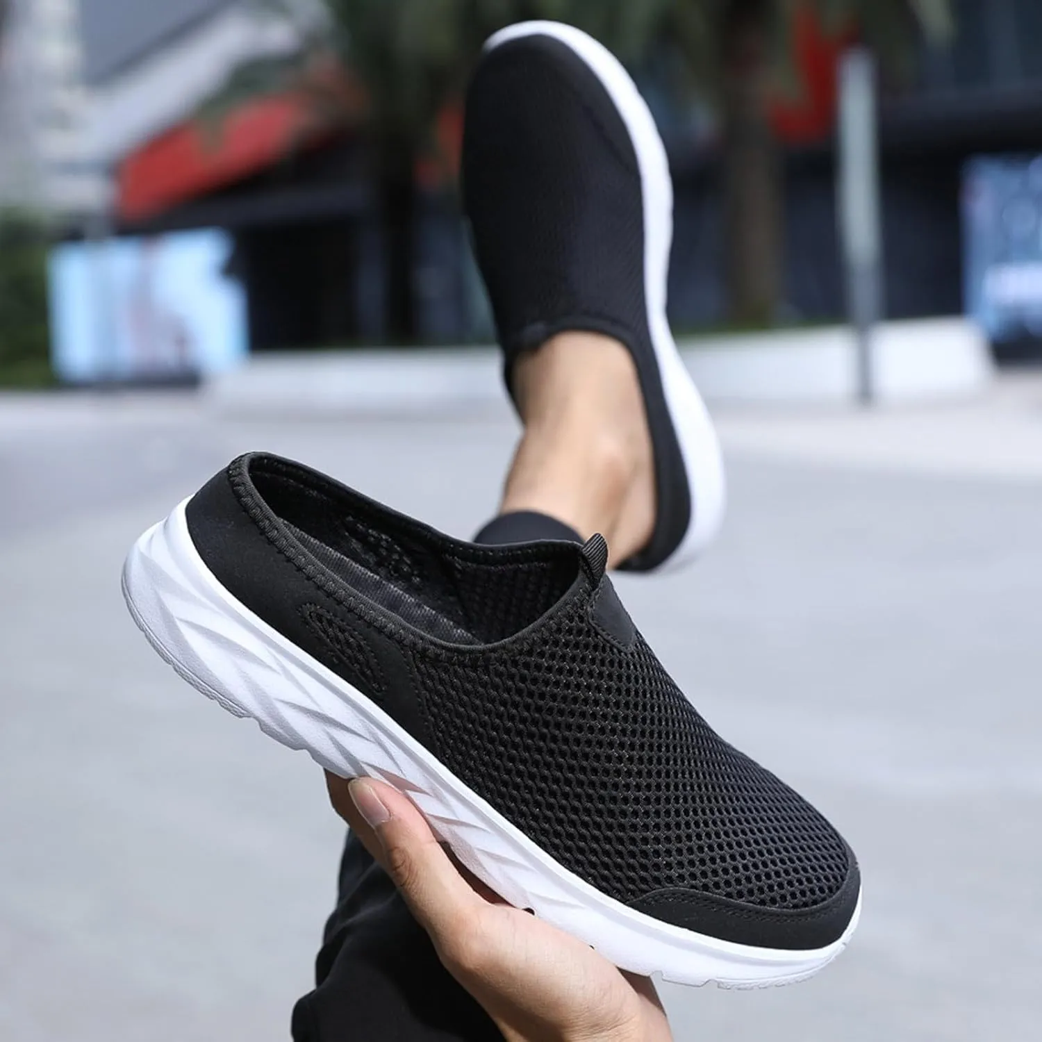 Men Sports Flat Bottom Shoes Lightweight Fly Woven Mesh Breathable Slip On Fashion Sneaker for Spring and Summer
