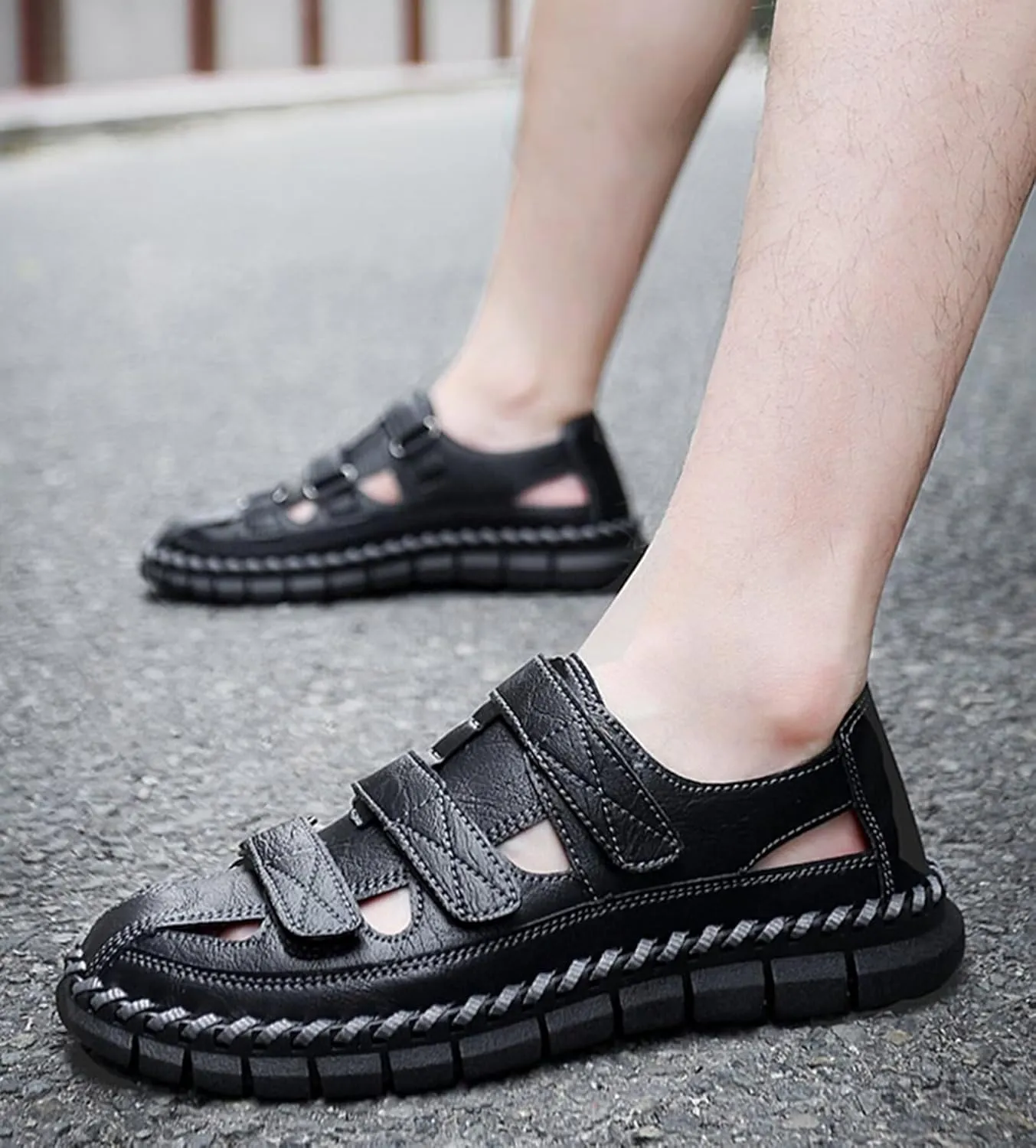 Men's Walking Sandals Beach Sandals Leather Closed Toe Summer Shoes for Trekking Hiking Outdoor Sports Comfortable Sandals