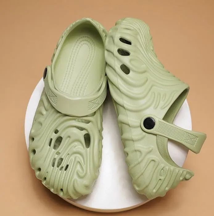 Men's Wavy Pattern Garden Clogs Slip On Slides Shoes Water Beach Pool Sandals for Men Outdoor Slippers with Cushion Footbed