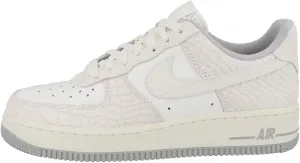 Nike Women's Modern
