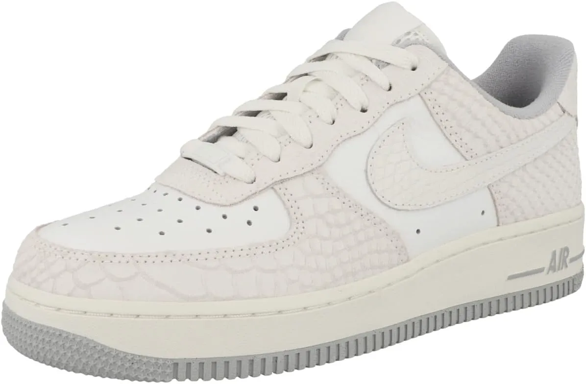 Nike Women's Modern