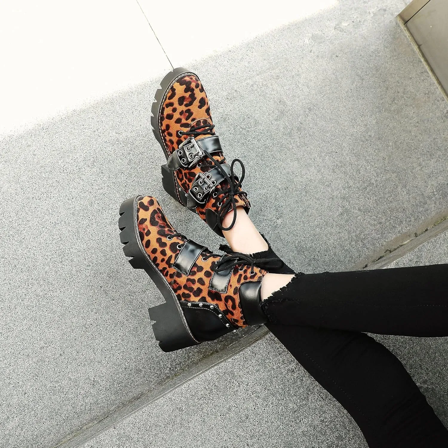 Women's Black Lace up Goth Platform Boots, Chunky Block Ankle Gothic Combat Boots, Cosplay Fashion Punk Boots Shoes