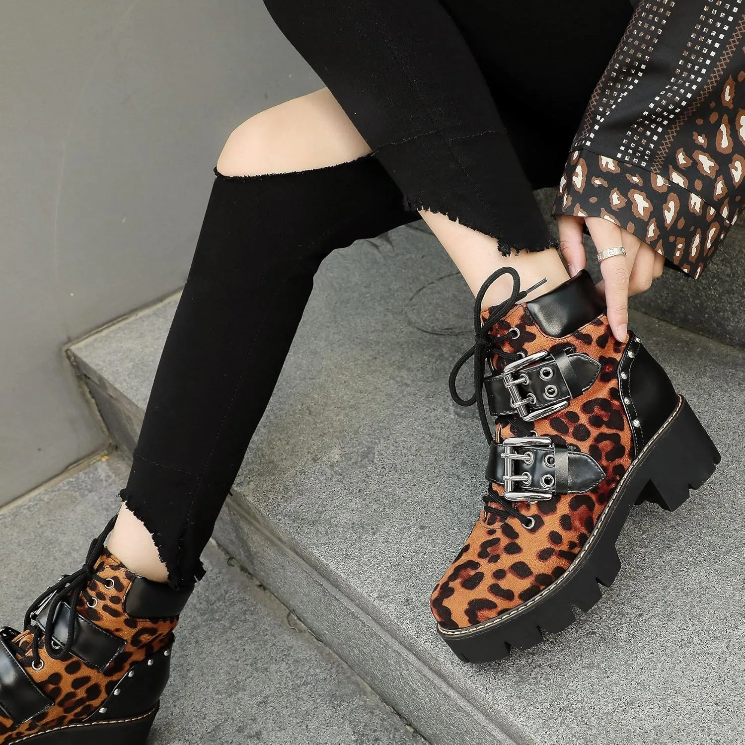 Women's Black Lace up Goth Platform Boots, Chunky Block Ankle Gothic Combat Boots, Cosplay Fashion Punk Boots Shoes